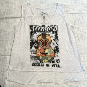 Super lightweight Woodstock graphic with guitar & daisies tank top XL. NWOT.